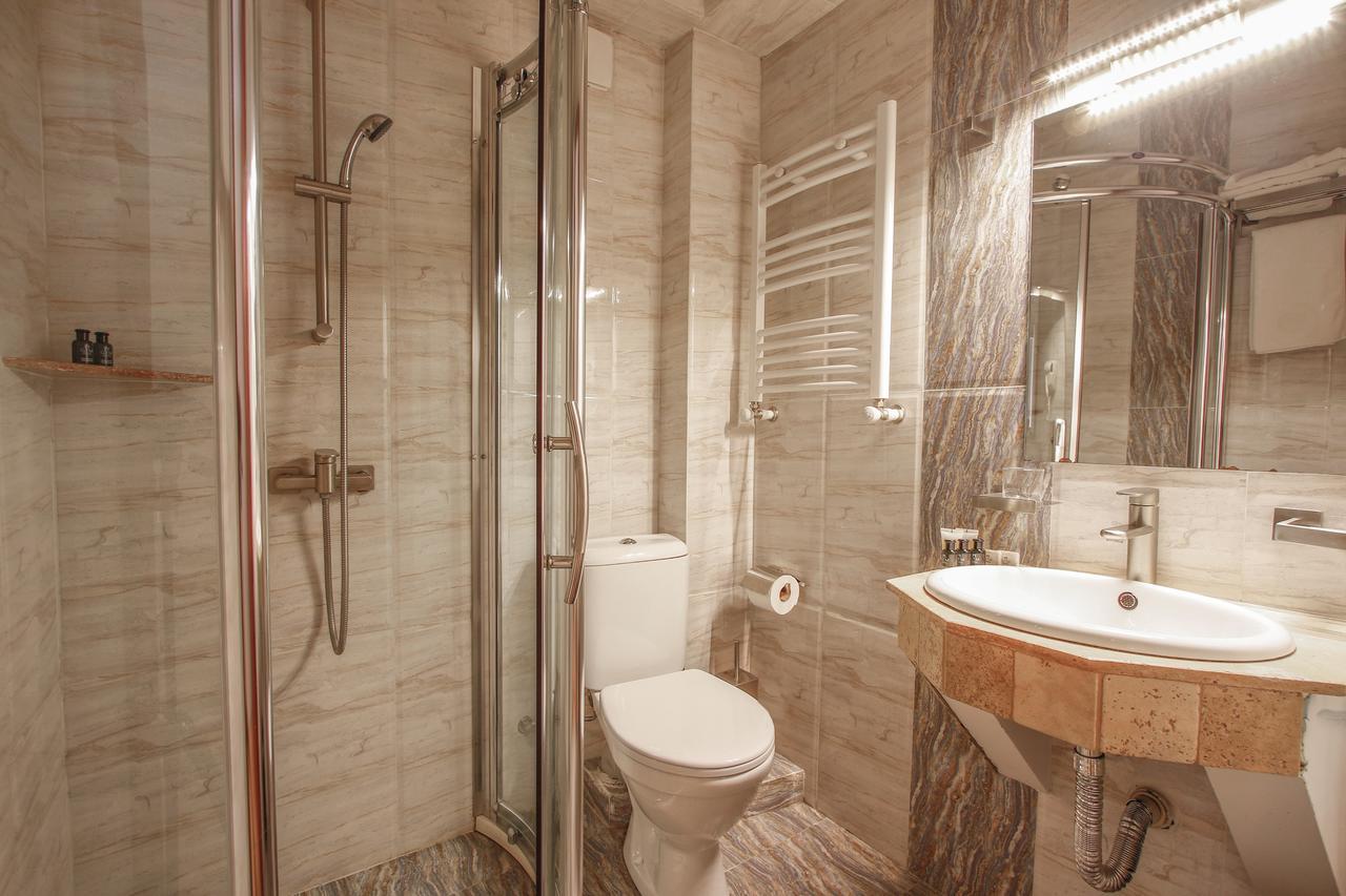 Hotel Gtm Plaza Tbilisi Esterno foto