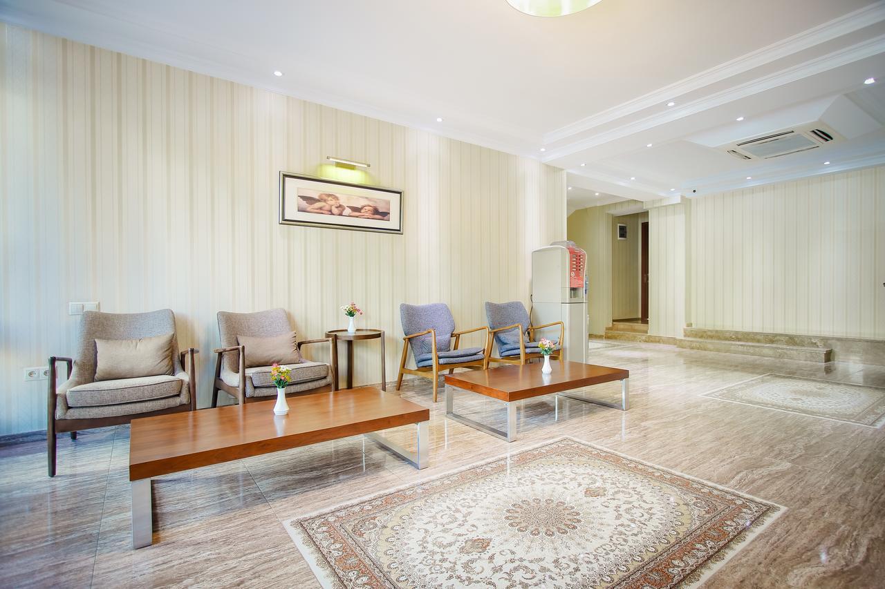Hotel Gtm Plaza Tbilisi Esterno foto