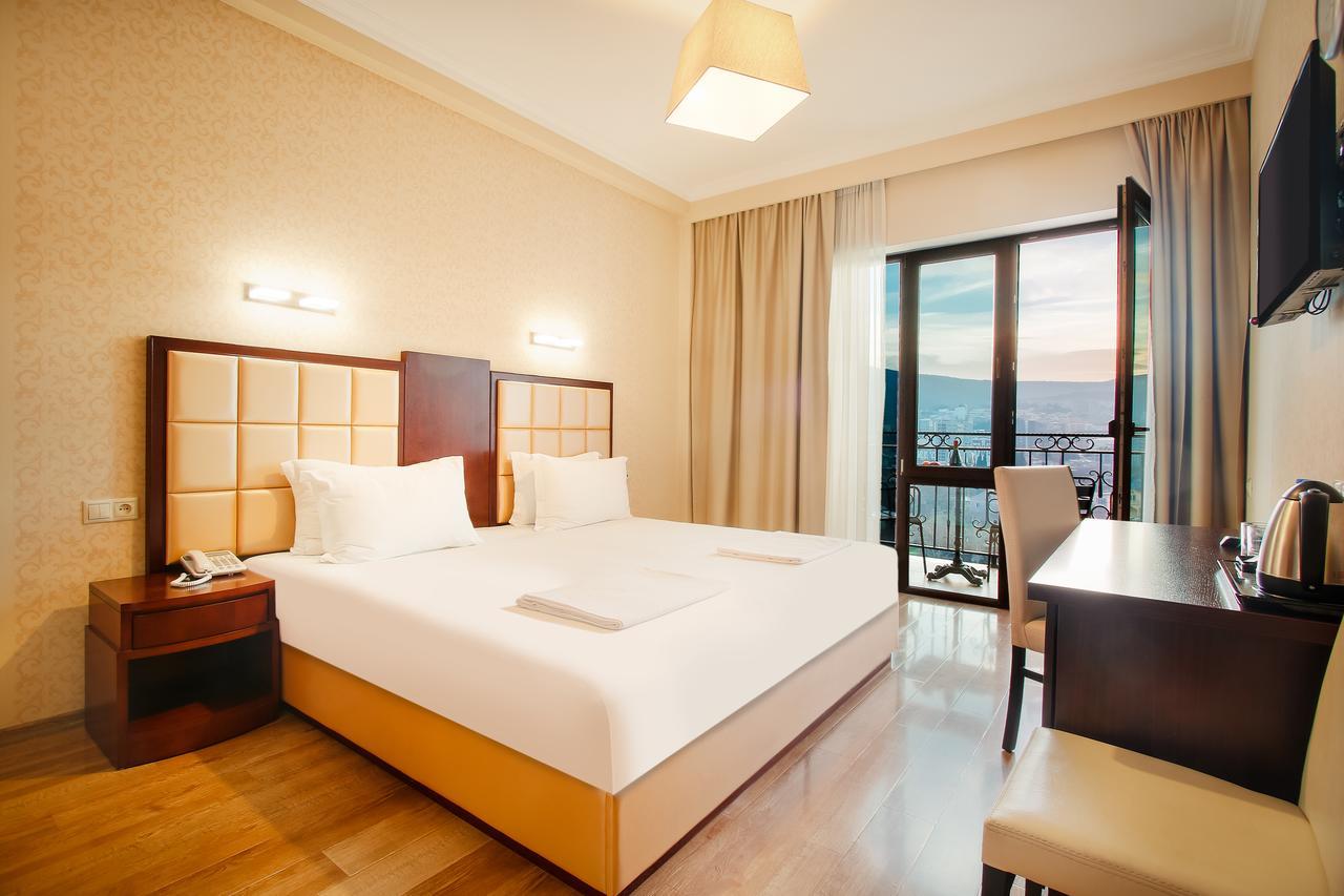 Hotel Gtm Plaza Tbilisi Esterno foto